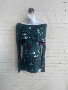 Pea in the Pod Green Print Size MED CS Tops and Blouses