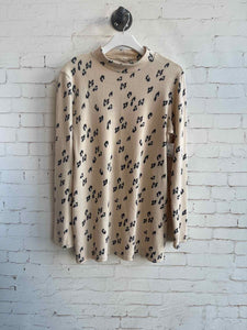 Hello Miz Leopard Size XL CS Tops and Blouses